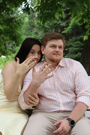 Артем и Эля в парке